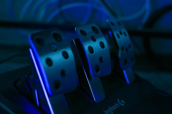 Quels sont les avantages et les inconvénients de l'utilisation de la blockchain pour les transactions dans les jeux en ligne?